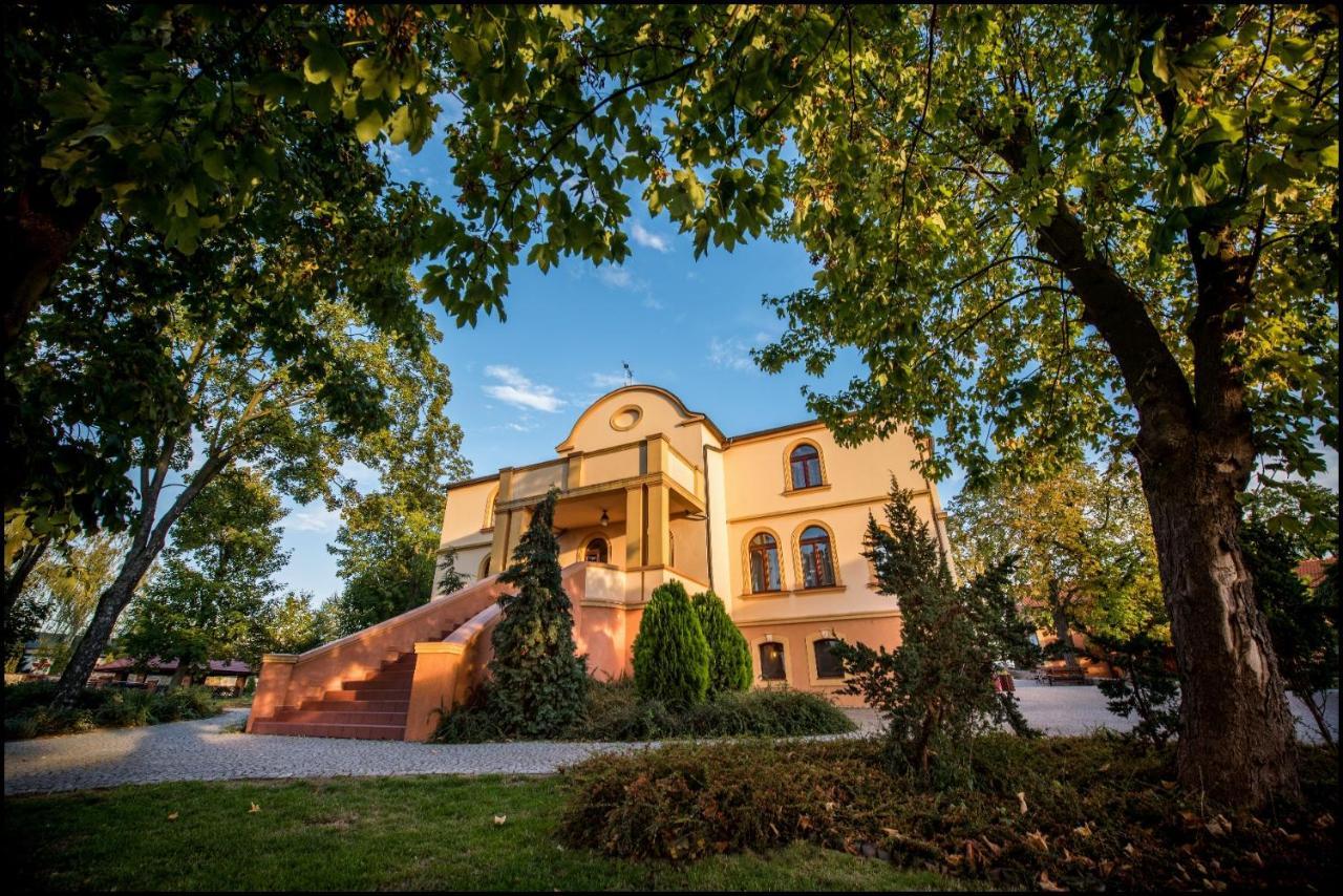 Villa Natura Dolsk Экстерьер фото